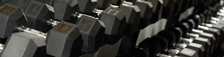 Dumbbells trainingsschema: dit zijn de beste dumbbell oefeningen voor thuis