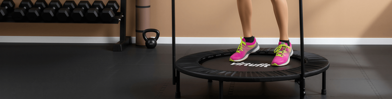 Fitness trampoline oefeningen: zo train je thuis | Fitwinkel