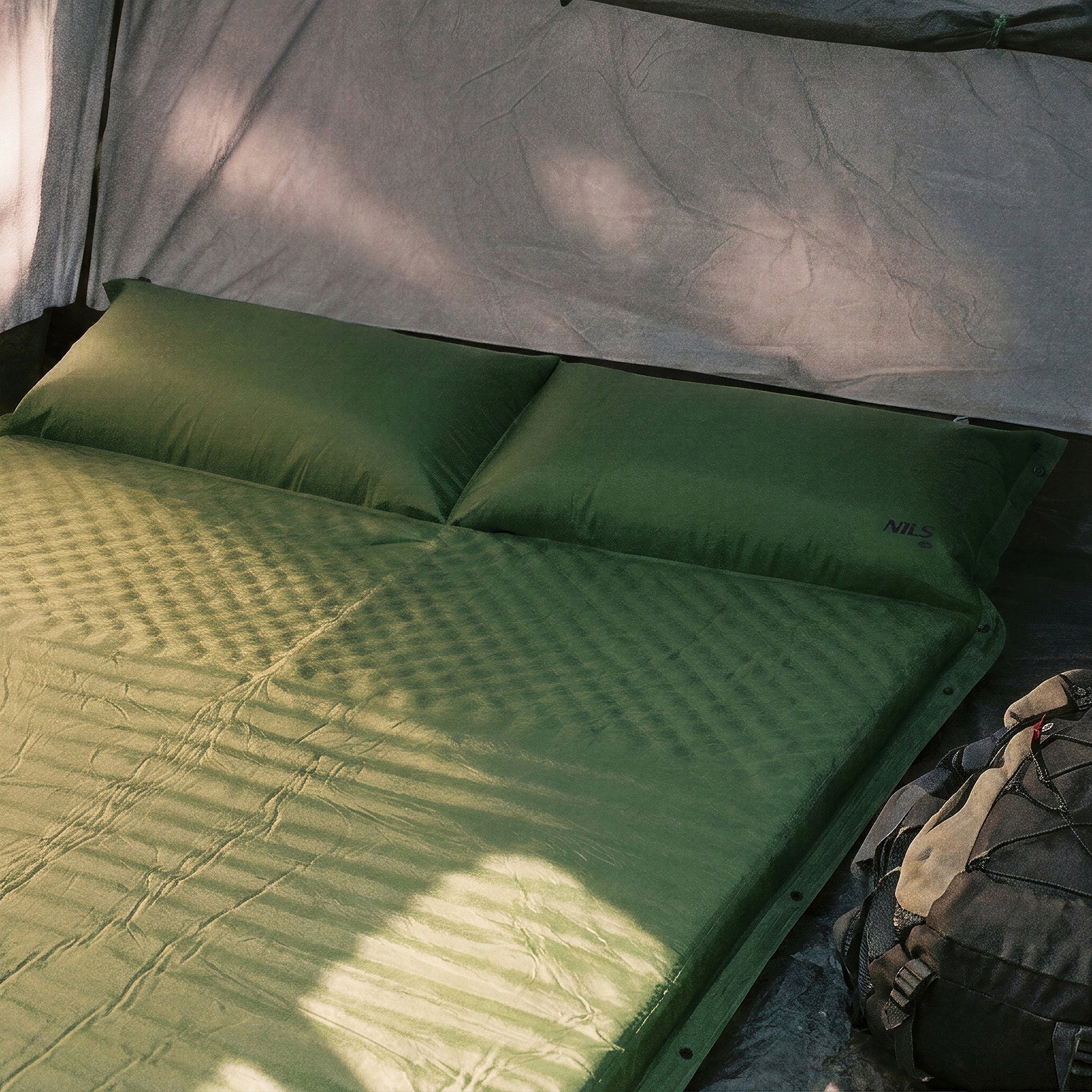 NILS Camp Zelfopblazende Slaapmat met Kussen - 2-persoons - Groen