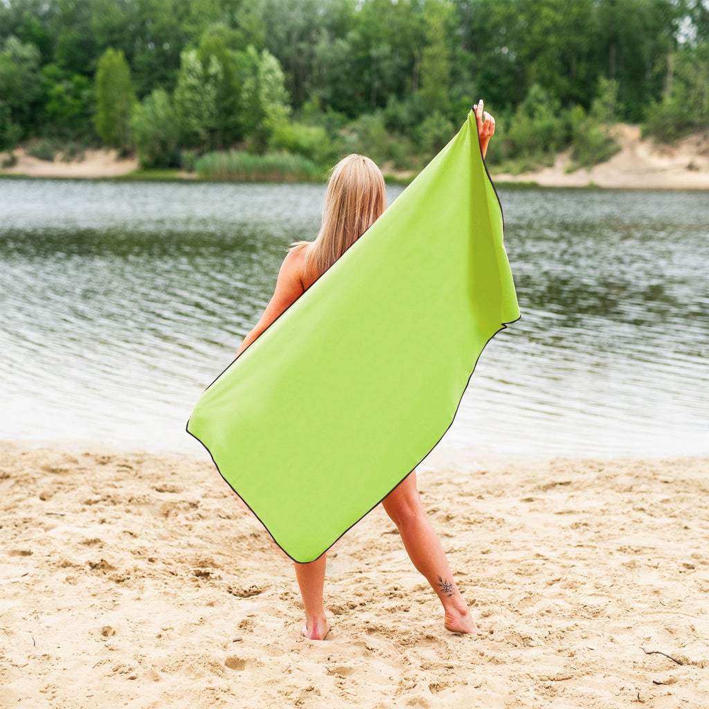 NILS Microvezel Handdoek - Groen/Zwart - 140 x 70 cm