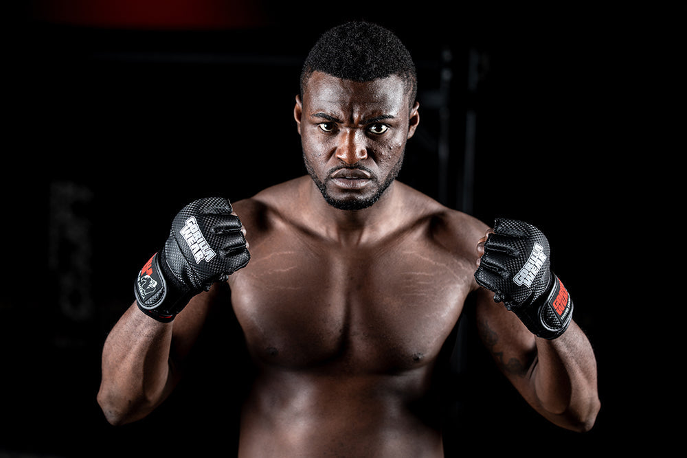 Gorilla Wear Manton MMA Handschoenen (Met Duim) - Zwart/Wit