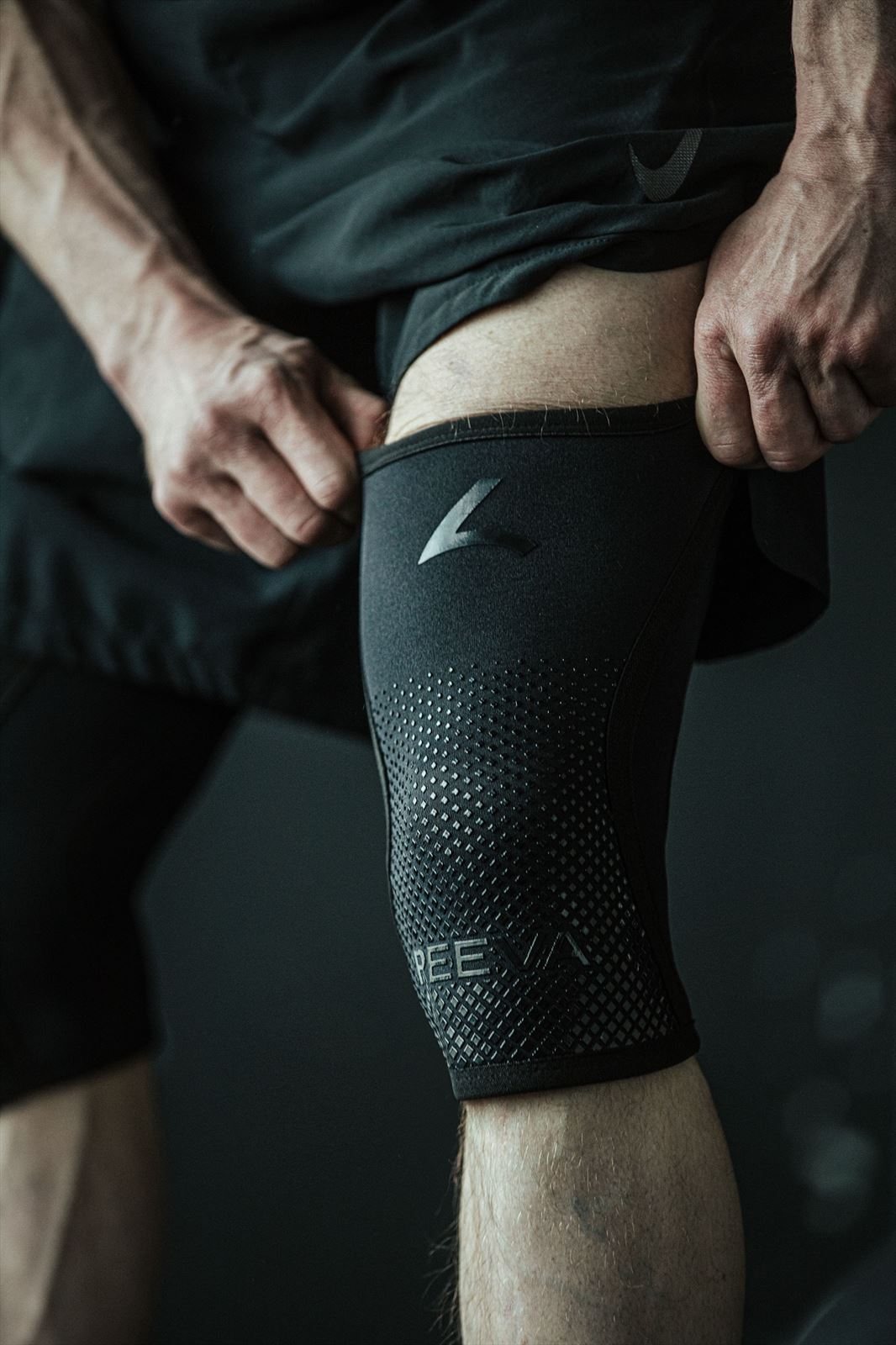 Reeva Knee Sleeves Reflective - Knie bandage - 5 mm