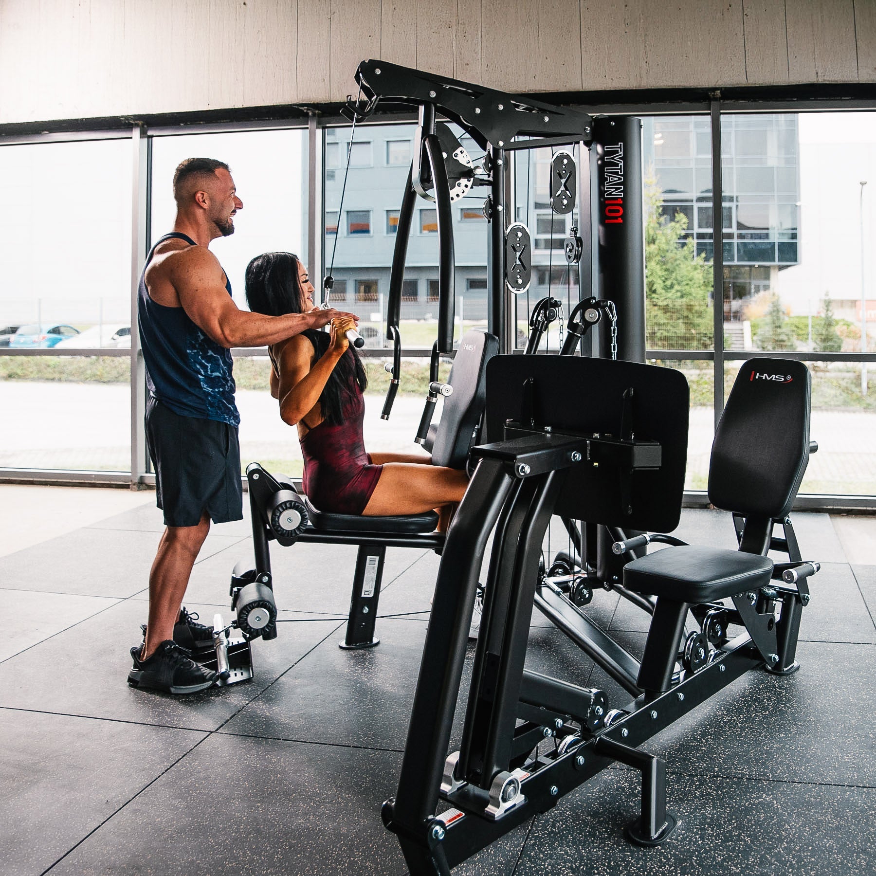 HMS Tytan 101 Multi Gym met Leg Press