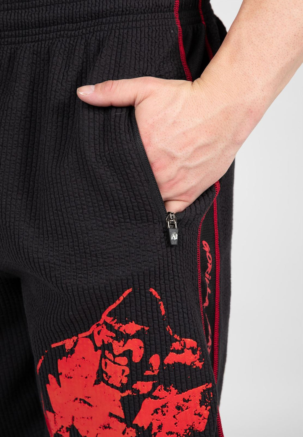 Gorilla Wear Buffalo Old School Workout Shorts - Zwart/Rood