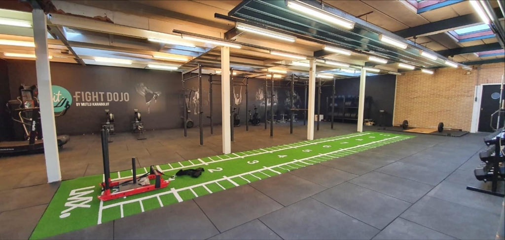 Flow Fitness Rubberen Tegel - 100 x 100 cm - Inclusief Connector