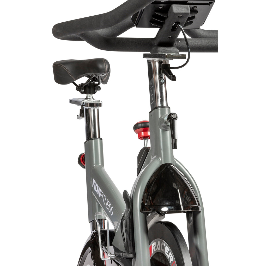 Flow Fitness Indoor Cycle Racer DSB600i Speed Bike - Showroommodel - In gebruik