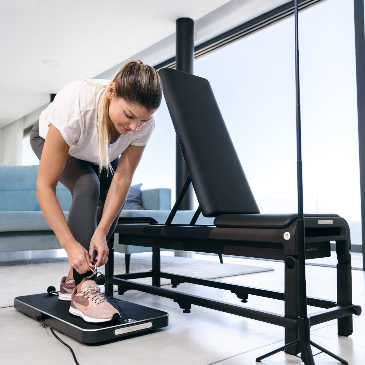 Flow Fitness DSG100i met Perform Fitnessbank - Smart Home Gym - Krachtstation