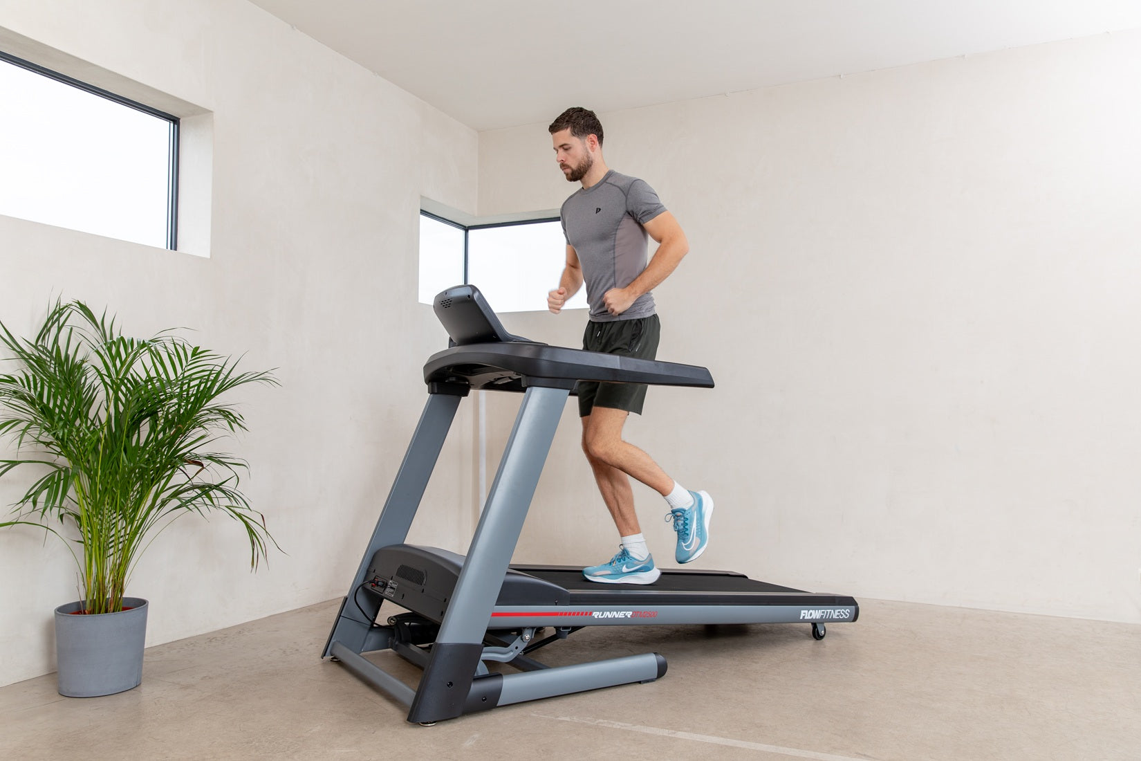 Flow Fitness Runner DTM2500 Loopband